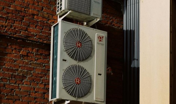 How Temperature Impacts HVAC System Performance 