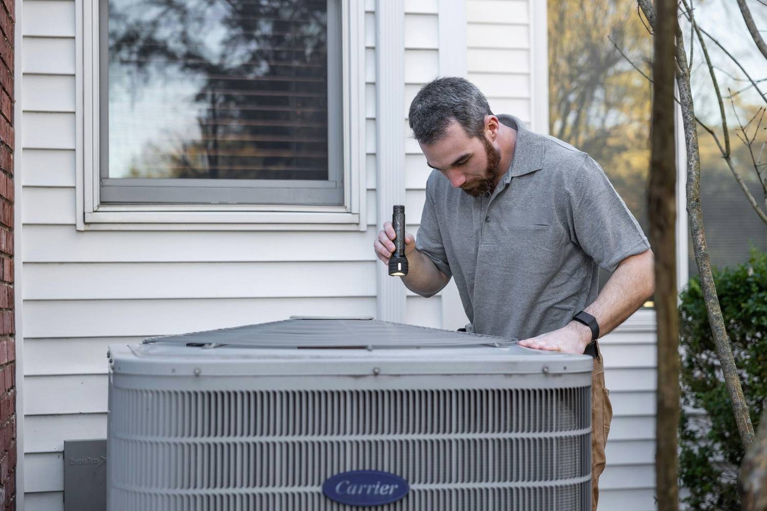 Reasons why your AC is Buzzing
